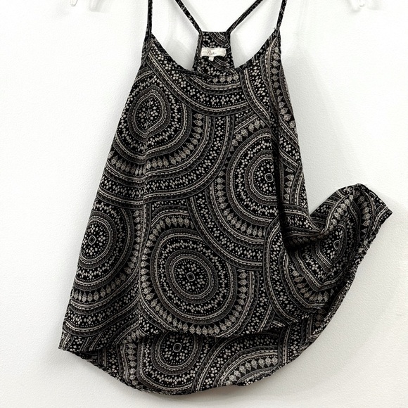 Black and White Relaxed Backless Camisole - Picture 1 of 5
